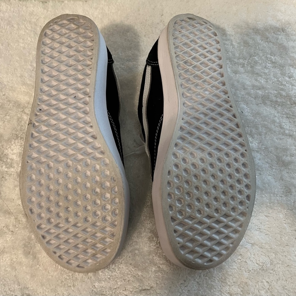 Vans - Picture 6 of 7